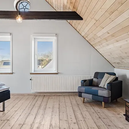 Semesterbostad 3 Bedroom Lovely In *